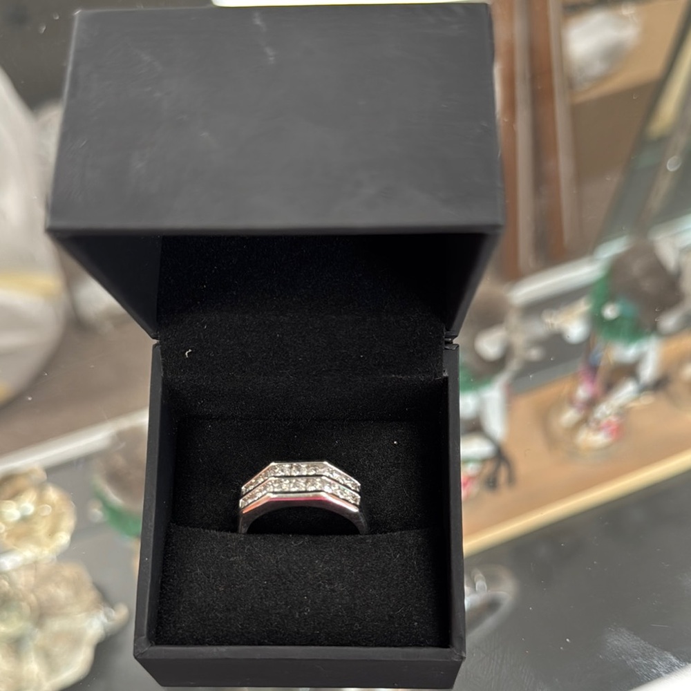 Elegant Silver Ring with Clear Stones